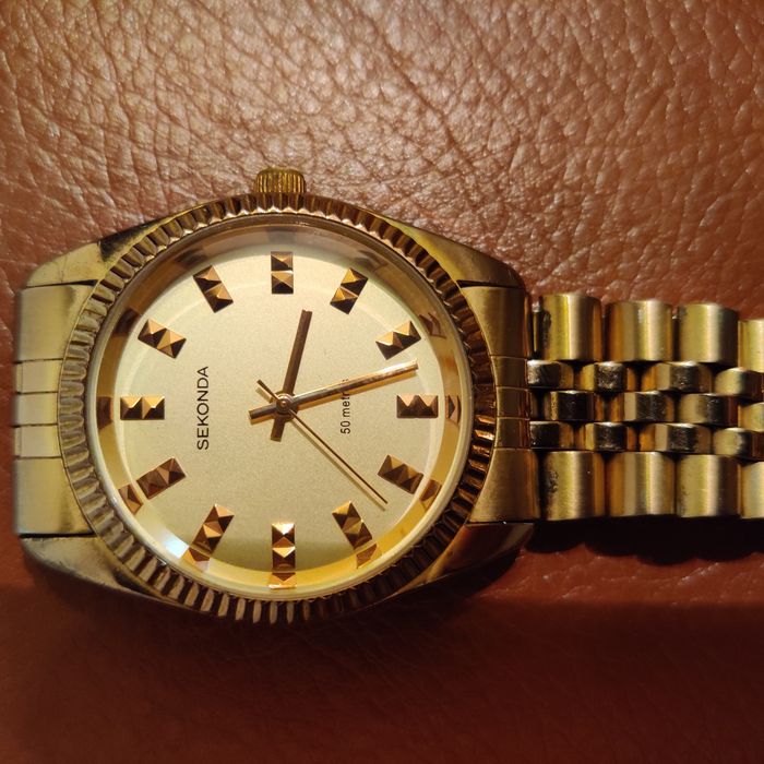Часы женские Sekonda