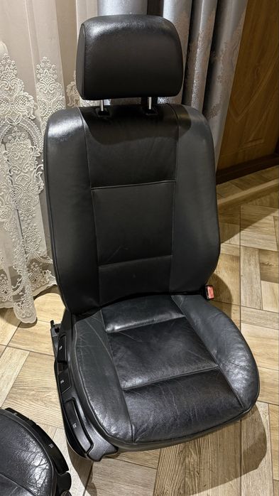 Передні сидіння на BMW X5 E53