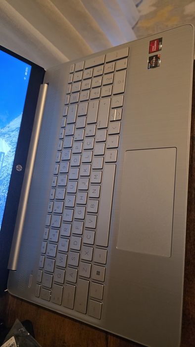 HP 15s-eq ryzen 7 5700u 8gb ddr4 256gb m2