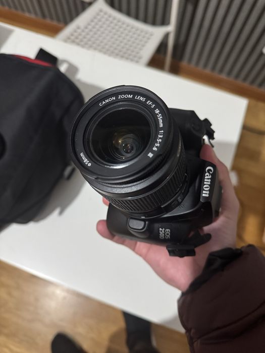 Canon EOS 250D – Excelente Estado – Ideal para Vídeo e Foto