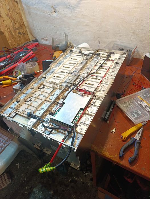 Sdi 48 v. 6kw. 3 kW Bms 200 A.