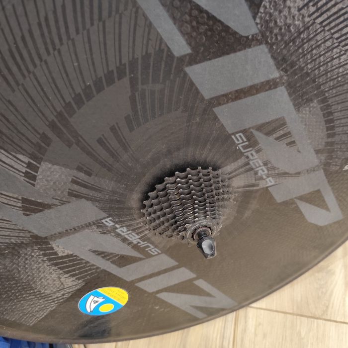 Rodas  ZIPP carbono e lenticular