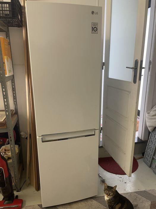 Frigorífico Combinado LG GBB61SWGCN (No Frost - 186 cm - 341 L - Branco)