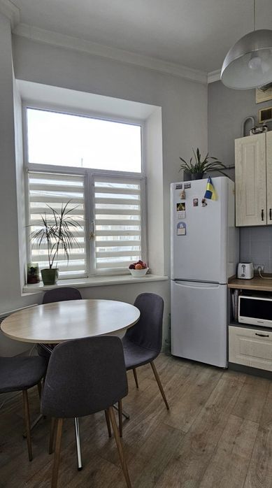 Продаж 3 кімнатной в тихому центрі.