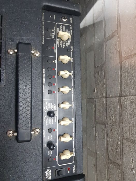 Комбопідсилювач/комбоусилитель VOX+1/Marshall/Line 6
