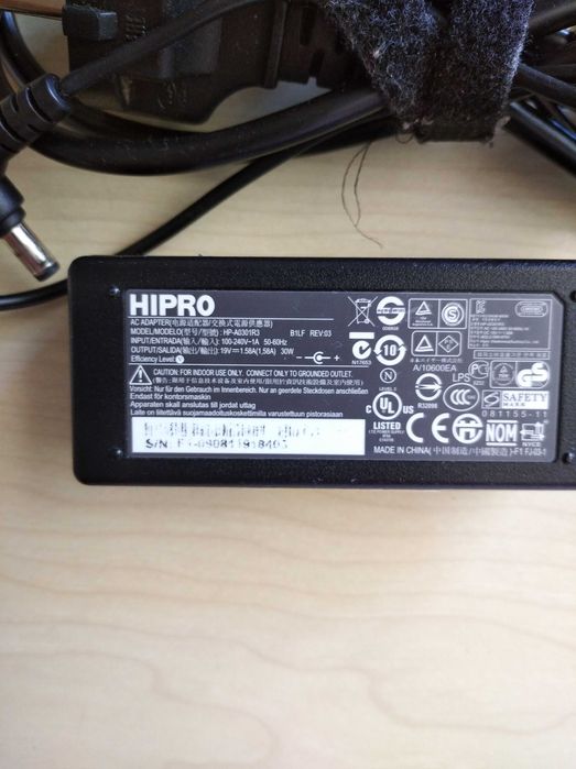 Carregador HIPRO modelo HP-0301R3