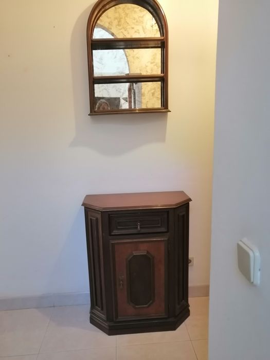 Movel de entrada mais espelho