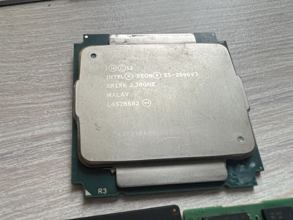 Память 8 гб, 16гб DDR3, процессоры Xeon 3.7, 2.3