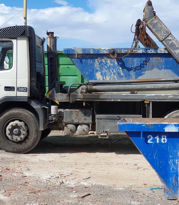 CARRINHAS e CONTENTORES p/recolha de entulho de obra e lixo misturado