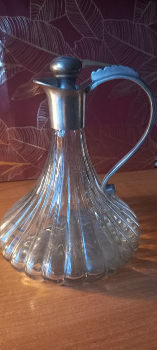 Karafka do wina lub nalewek w stylu starożytnym