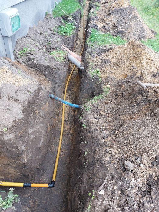 Usługi gazowe i hydrauliczne.