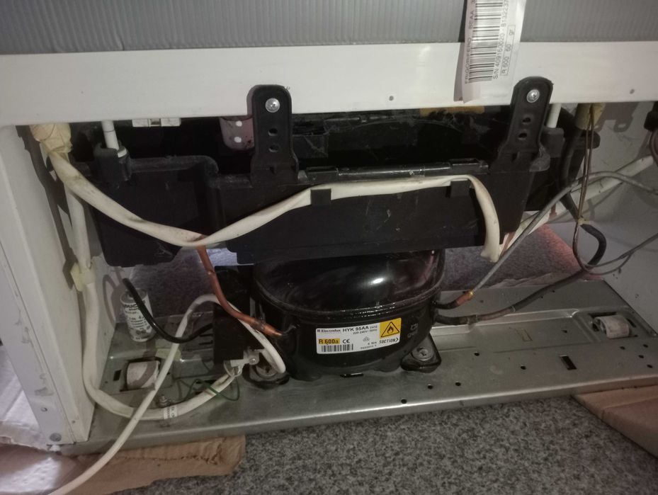 Продам холодильник Indesit.