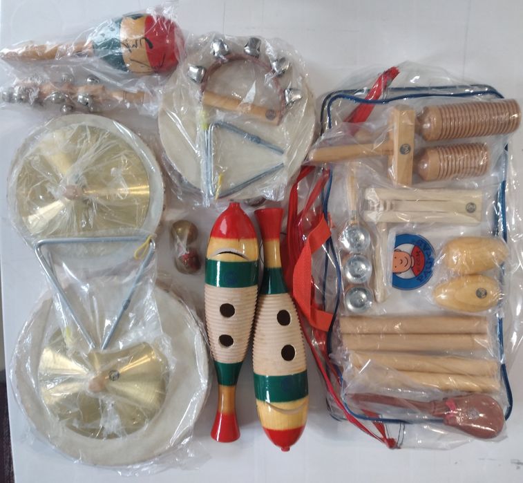 Instrumentos musicais - novos no saco original