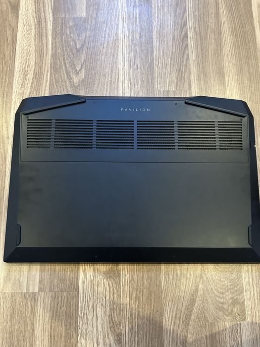 HP Pavilion Gaming 17 | i7-10750H | RTX 2060 Max-Q | 16GB RAM | 512GB SSD