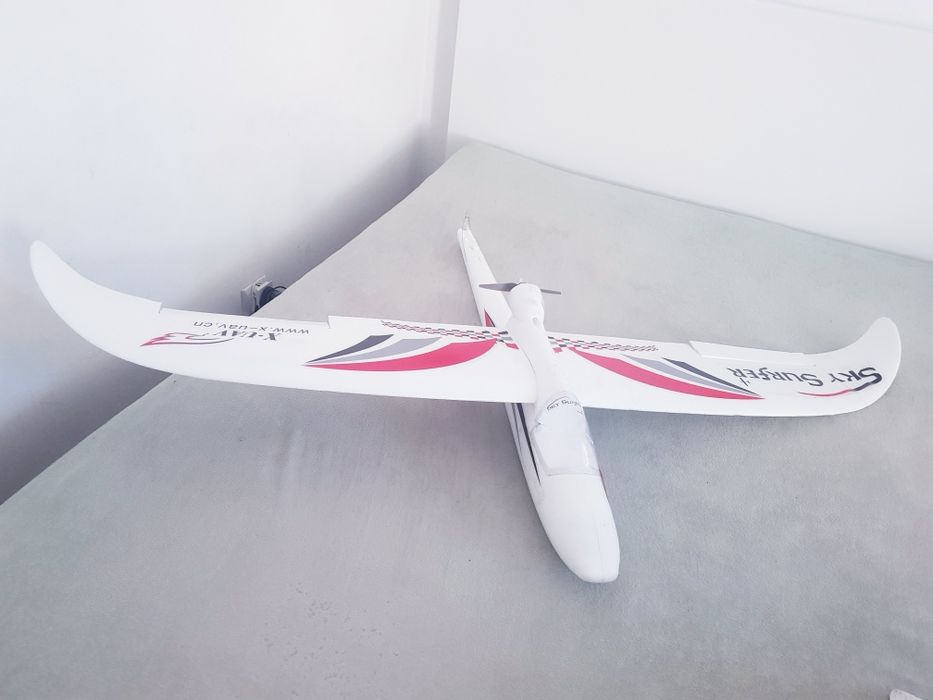 Sky Surfer KIT (elektroszybowiec, rozpiętość 140cm