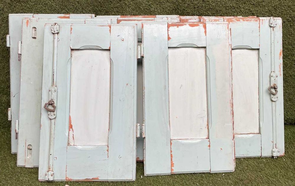 Portadas de janelas antigas, 8 pares