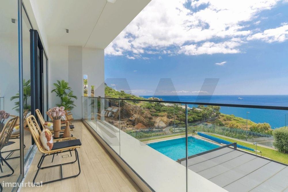 Diamond House | Moradia T4 com Piscina e Vista Mar – Funchal