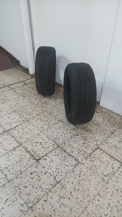 Um par de Pneus 205 /55/r16