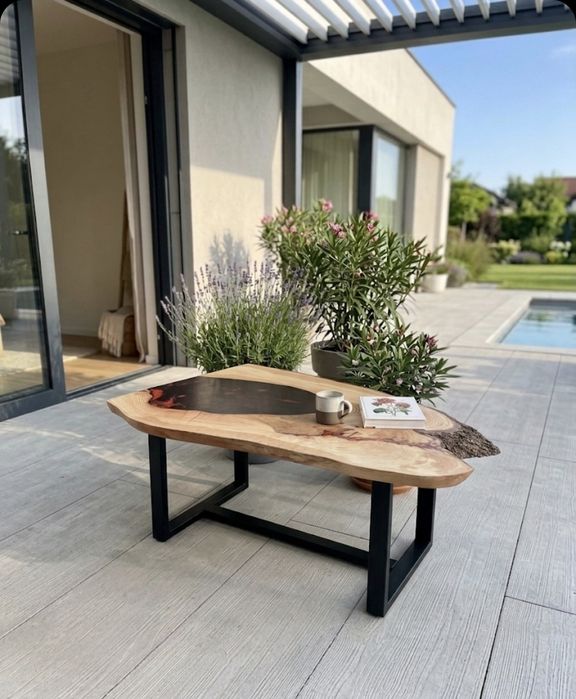 Столик журнальний.