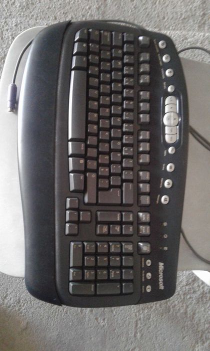 Ecran Samsung + teclado + colunas para Pc