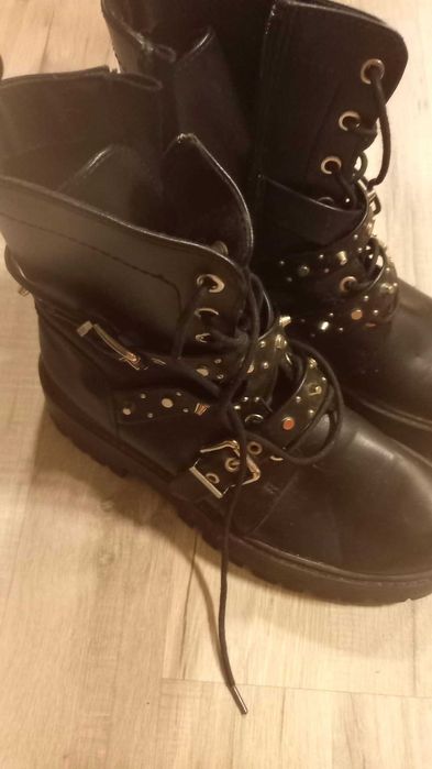 Botas cor preta 39