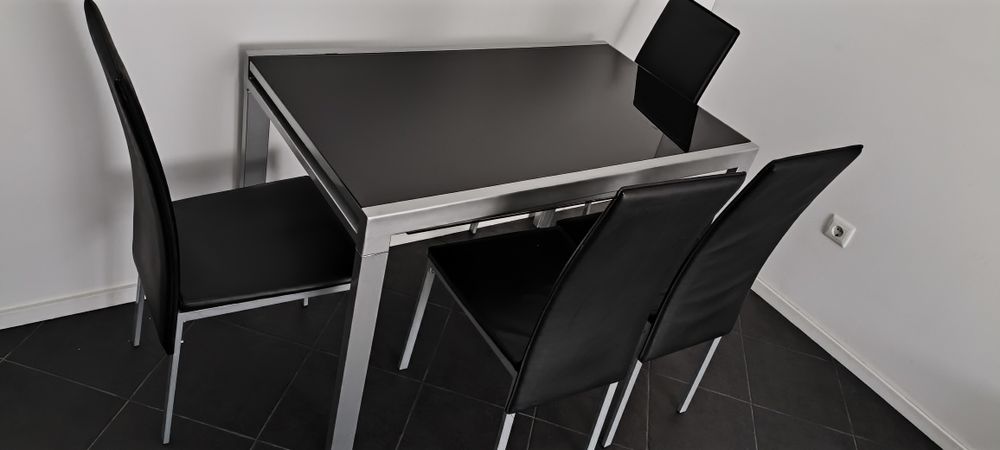 Mesa em vidro temperado extensível