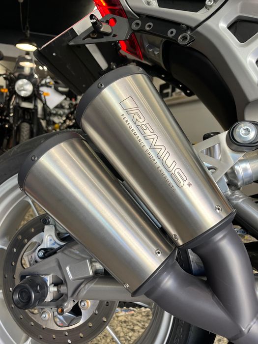 Indian FTR 1200 Carbon Exclusiva e Distinta em estado "Novo"