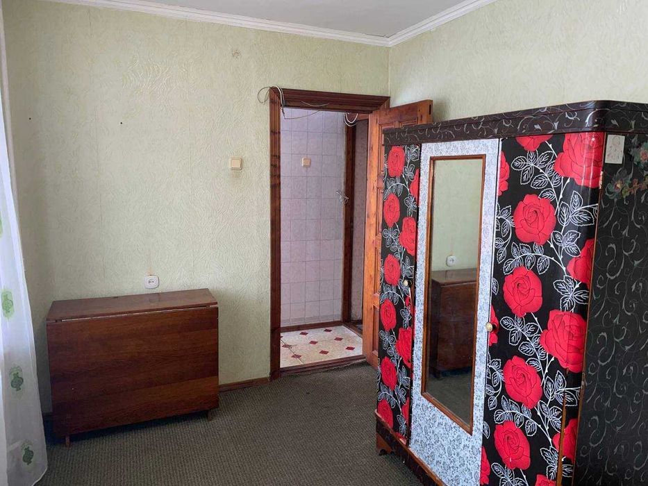 Здається 2 кімнатна р - н Центр р-н 14 школи