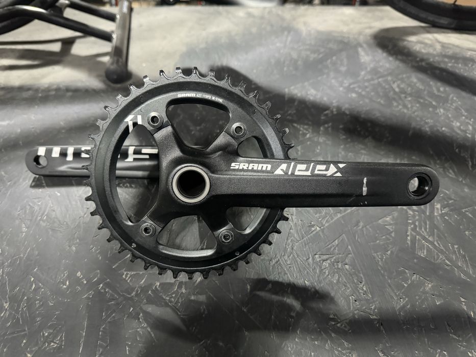Nowy mechanizm  korbowy  Sram Apex 42T