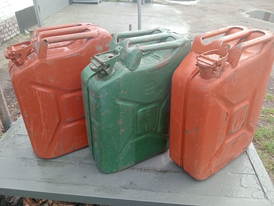 Продам каністри 10л,20л СССР