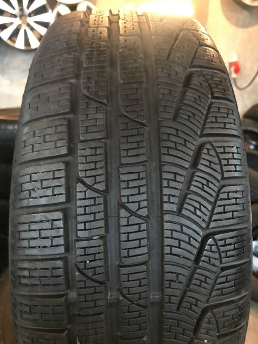 Opona zimowa Pirelli Sottozero Winter 240 Serie II 225/45R19 95V RF