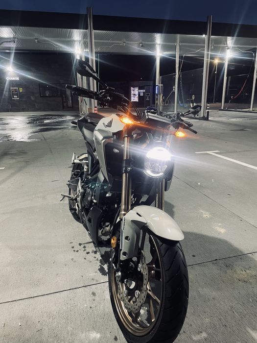 Honda CB125R como nova