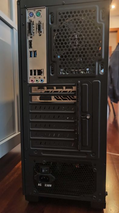 PC Gaming i5-9400F | 16Gb RAM | GPU AMD RX580-8Gb