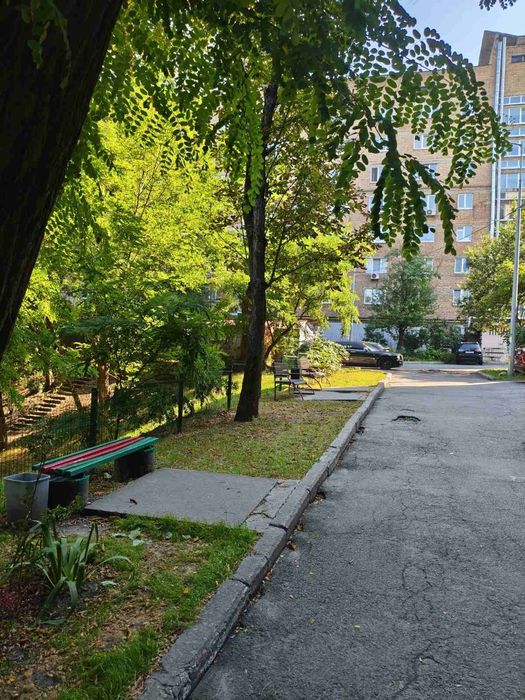 Продам 3 кімнатну квартиру пр-т Голосіївський