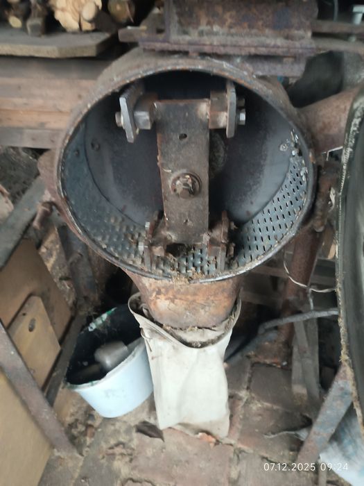 Продам зернодробилку.