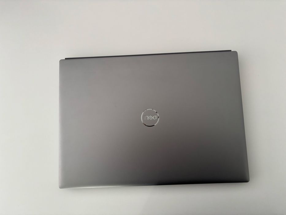 DELL Vostro 5620