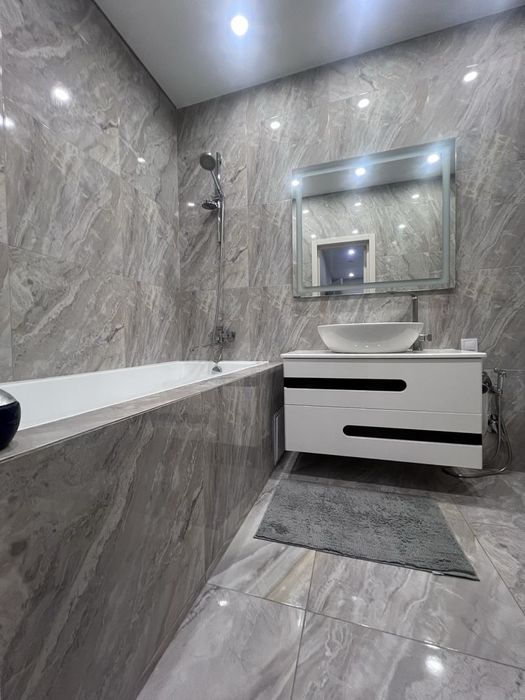 Світла та затишна 3-к квартира 125 м²з видом на Дніпро  ЖК Зарічний