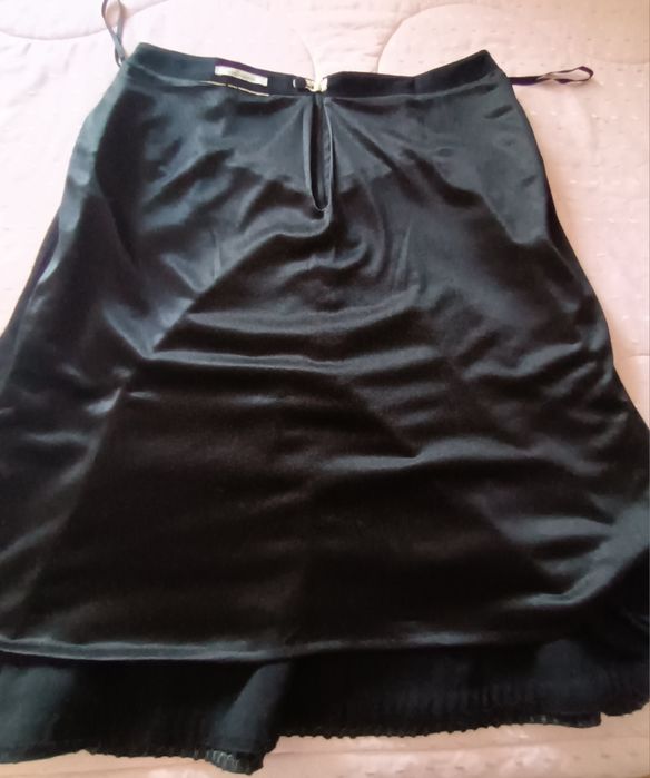 Saia preto em design  godé