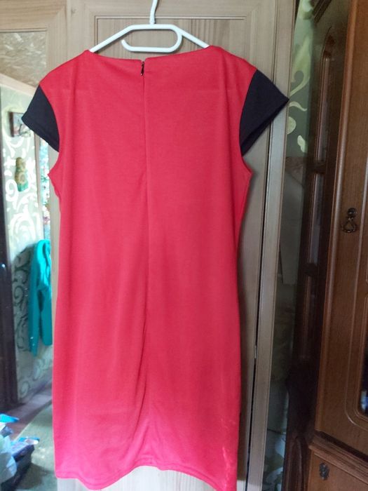 Śliczna, czerwona sukienka S/M