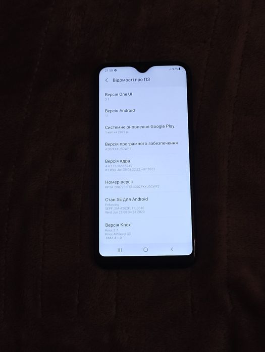 Продам телефон samsung a20е