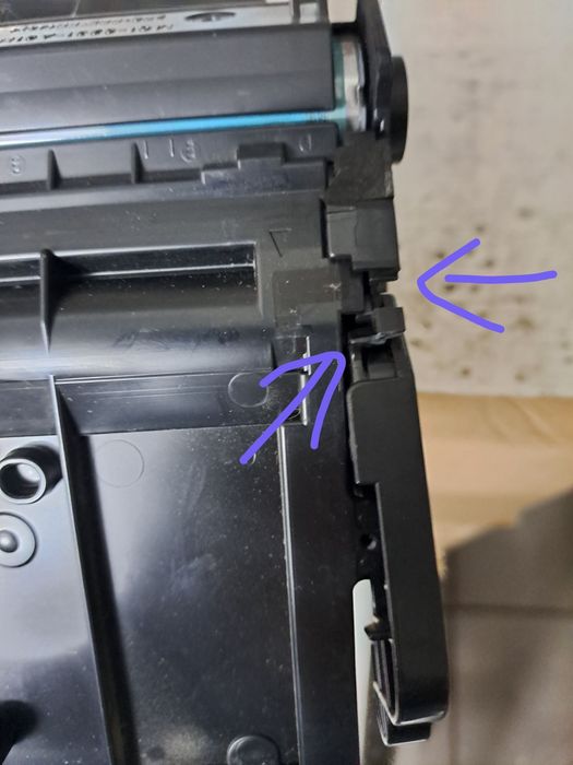 Картридж HP 59a/Х/ canon 057 з ПОШКОДЖЕНИМ корпусом на запчастини