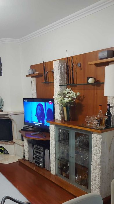 móvel de sala em pedra e madeira + aparador