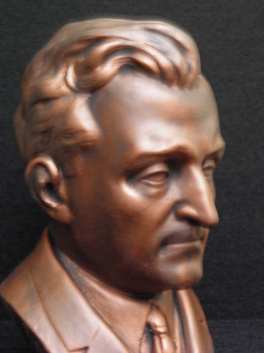 Busto Salazar Estado Novo Mocidade Portuguesa