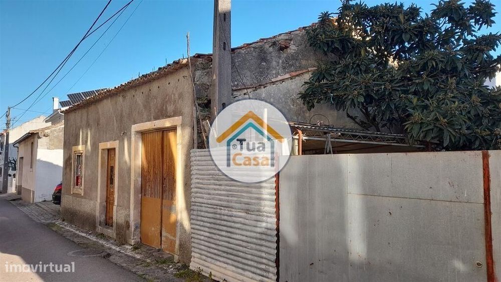 Moradia T2 para Reabilitar Centro Cantanhede — Cantanhede E Pocariça, Coimbra