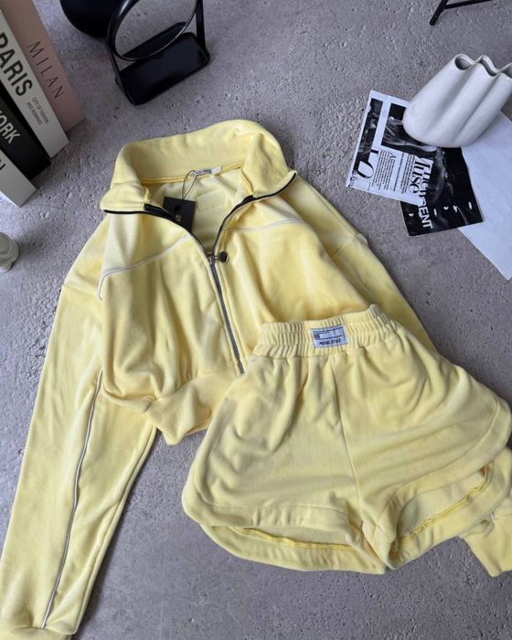 Костюм з кантом/ ідеальний костюм до весни/ літа/ велюровий костюм