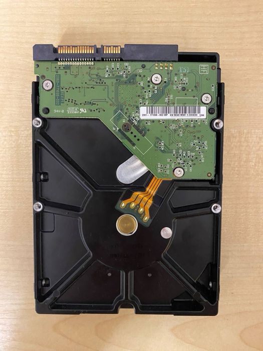 Жорсткий диск Western Digital green на 2тб.