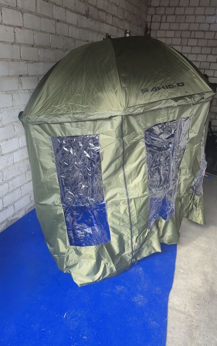 Parasol wędkarski zabudowany z bokami i wejściem