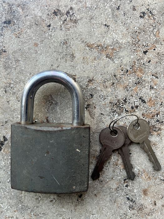 Замок навісний амбарний