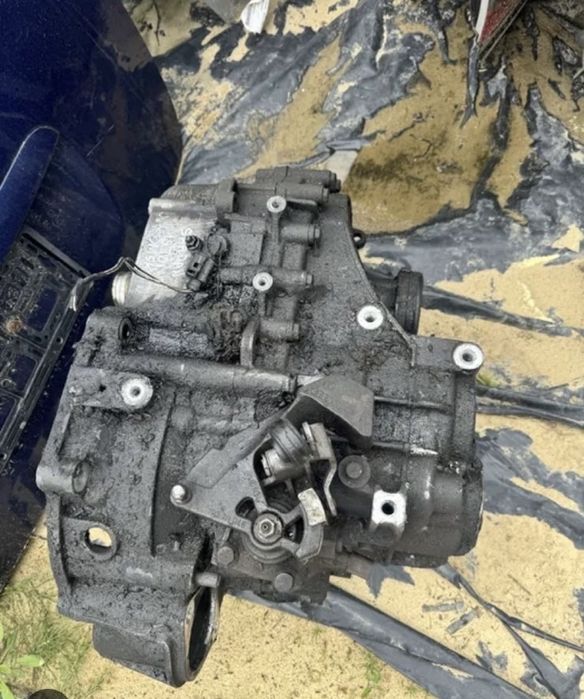 Коробка КПП  volkswagen sharan 1,8-2,0 бензин