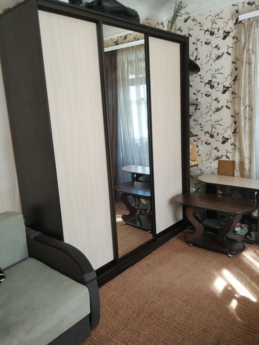 Продам простору кімнату 20 м2 на Основі (пр. Гагаріна)